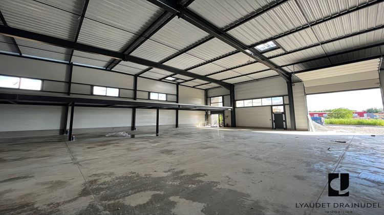 Ma-Cabane - Location Local commercial RIORGES, 515 m²