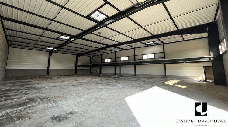 Ma-Cabane - Location Local commercial RIORGES, 515 m²