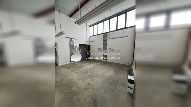 Ma-Cabane - Location Local commercial RIORGES, 215 m²