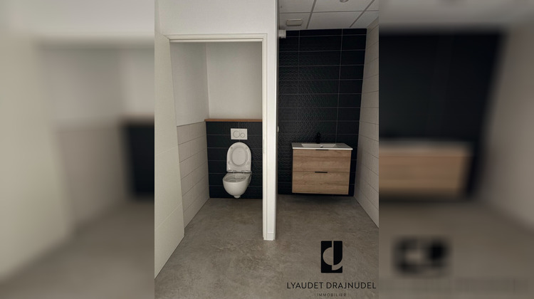 Ma-Cabane - Location Local commercial RIORGES, 515 m²