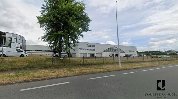 Ma-Cabane - Location Local commercial RIORGES, 6227 m²