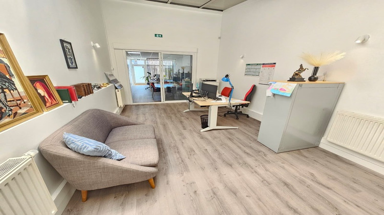 Ma-Cabane - Location Local commercial RIS ORANGIS, 110 m²