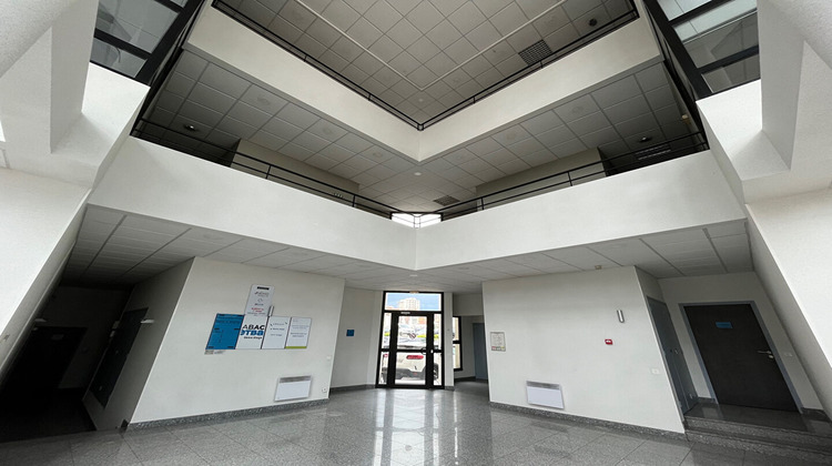 Ma-Cabane - Location Local commercial ROANNE, 100 m²