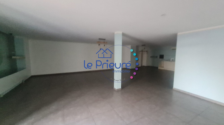 Ma-Cabane - Location Local commercial Roanne, 400 m²