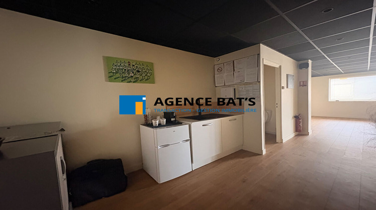 Ma-Cabane - Location Local commercial ROCHE-LA-MOLIERE, 60 m²