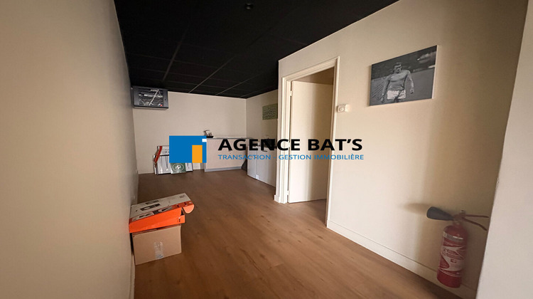 Ma-Cabane - Location Local commercial Roche la Moliere, 60 m²