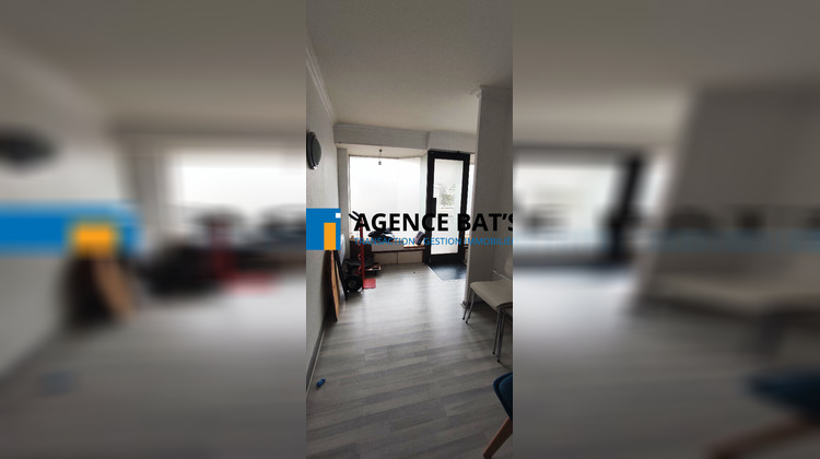 Ma-Cabane - Location Local commercial ROCHE-LA-MOLIERE, 80 m²