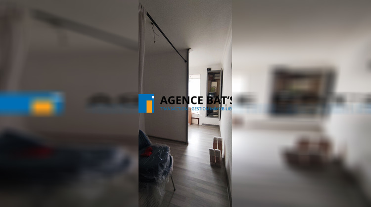 Ma-Cabane - Location Local commercial ROCHE-LA-MOLIERE, 80 m²