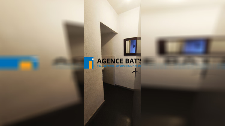 Ma-Cabane - Location Local commercial ROCHE-LA-MOLIERE, 80 m²