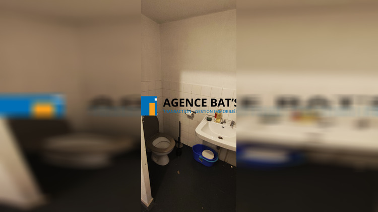 Ma-Cabane - Location Local commercial ROCHE-LA-MOLIERE, 80 m²