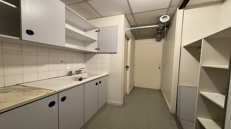 Ma-Cabane - Location Local commercial Rochefort, 105 m²