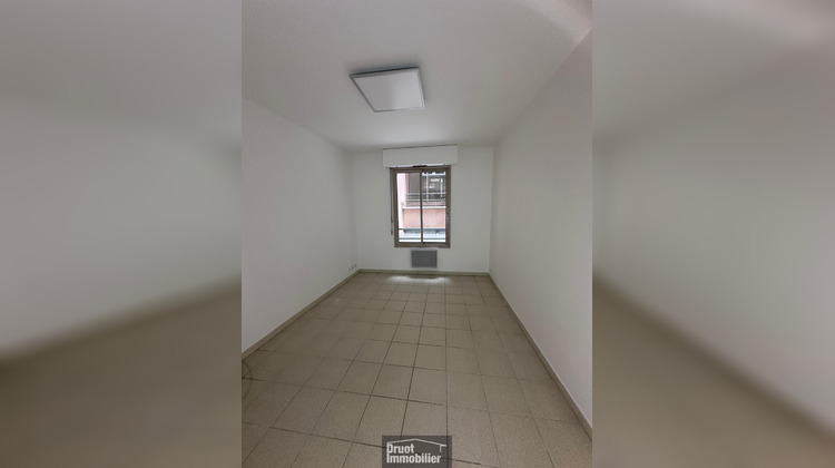 Ma-Cabane - Location Local commercial Rodez, 99 m²