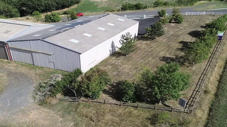 Ma-Cabane - Location Local commercial Roffiac, 320 m²
