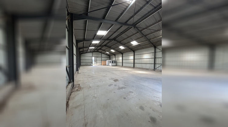 Ma-Cabane - Location Local commercial Roffiac, 320 m²