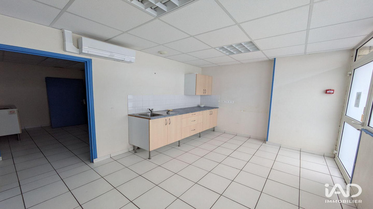 Ma-Cabane - Location Local commercial Roissy-en-Brie, 126 m²
