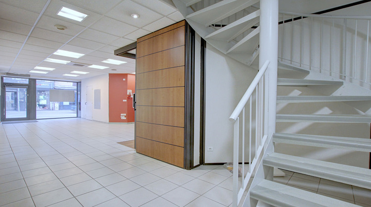 Ma-Cabane - Location Local commercial RUMILLY, 182 m²