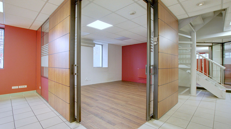 Ma-Cabane - Location Local commercial RUMILLY, 182 m²