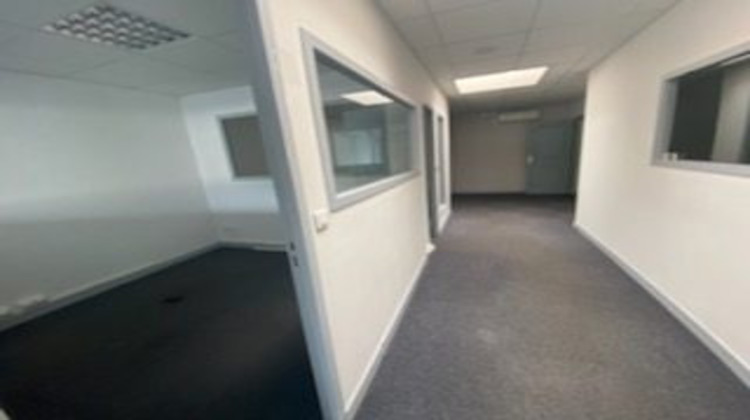 Ma-Cabane - Location Local commercial Saint-Étienne, 67 m²