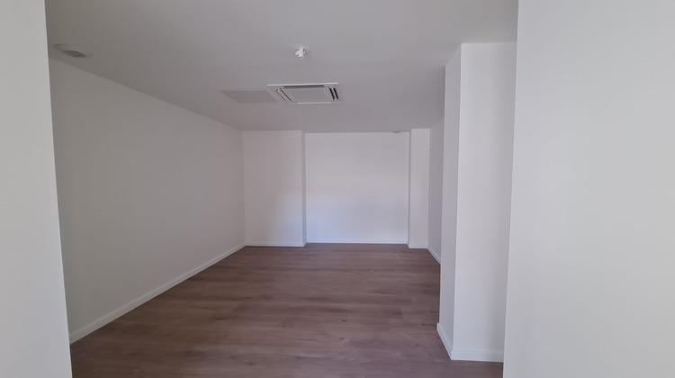 Ma-Cabane - Location Local commercial Saint-Étienne, 260 m²