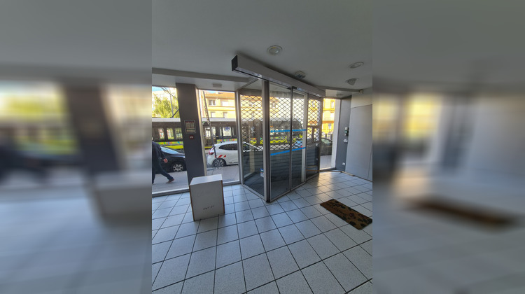 Ma-Cabane - Location Local commercial Saint-Étienne, 220 m²