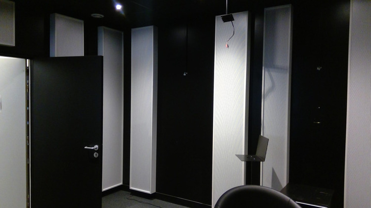 Ma-Cabane - Location Local commercial Saint-Étienne, 84 m²