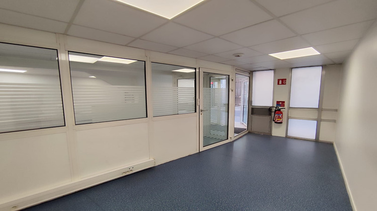 Ma-Cabane - Location Local commercial Saint-Étienne, 62 m²