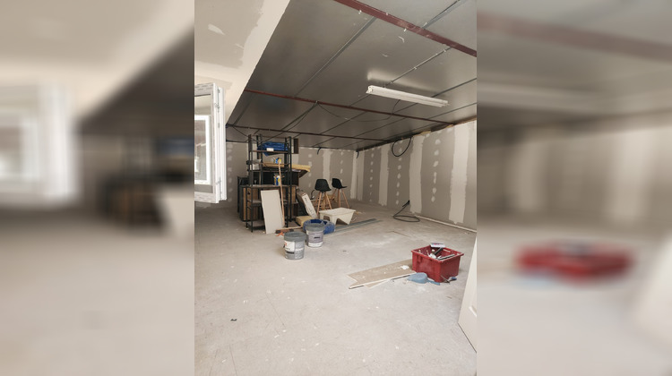 Ma-Cabane - Location Local commercial Saint-Étienne, 190 m²