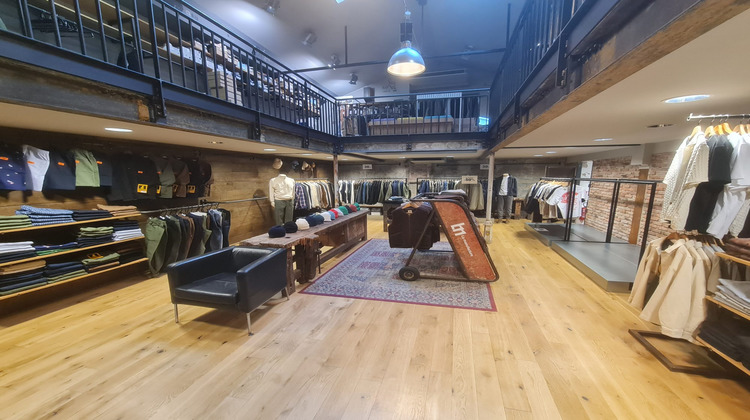 Ma-Cabane - Location Local commercial Saint-Étienne, 230 m²