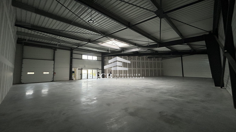 Ma-Cabane - Location Local commercial Saint-Étienne-de-Montluc, 357 m²