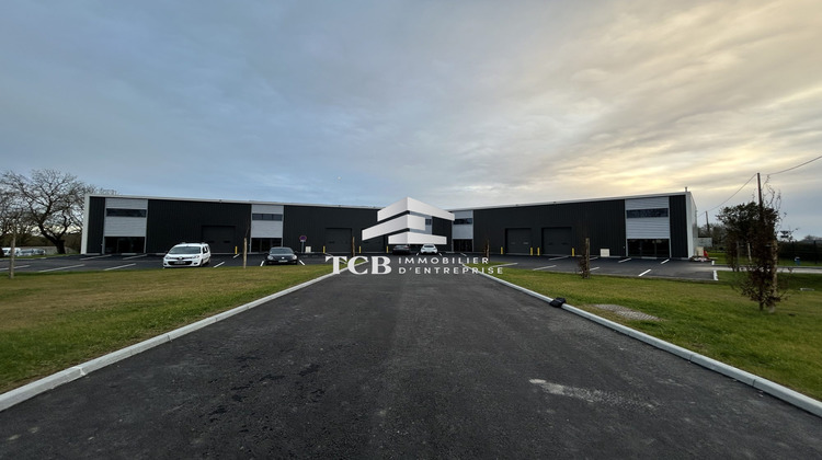 Ma-Cabane - Location Local commercial Saint-Étienne-de-Montluc, 193 m²