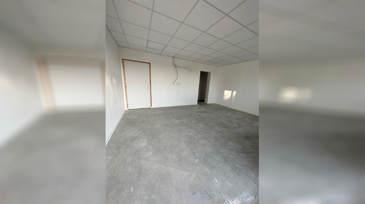 Ma-Cabane - Location Local commercial Saint-Étienne-du-Rouvray, 208 m²