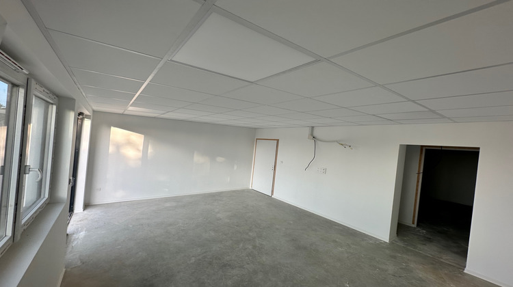 Ma-Cabane - Location Local commercial Saint-Étienne-du-Rouvray, 208 m²