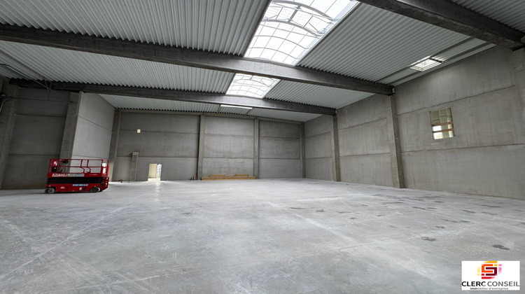 Ma-Cabane - Location Local commercial Saint-Étienne-du-Rouvray, 900 m²