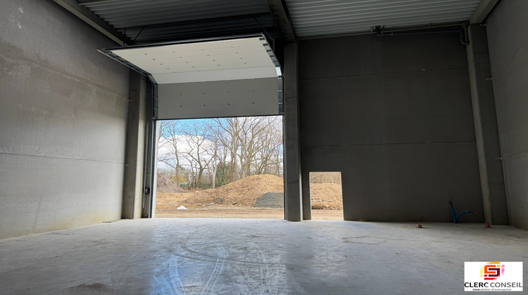 Ma-Cabane - Location Local commercial Saint-Étienne-du-Rouvray, 900 m²