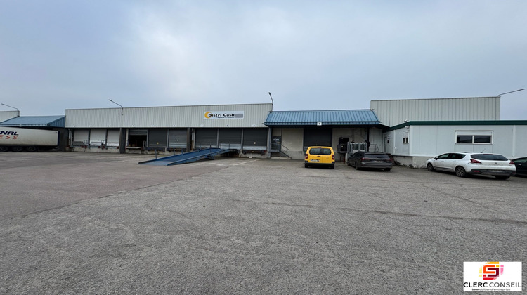 Ma-Cabane - Location Local commercial Saint-Étienne-du-Rouvray, 2000 m²