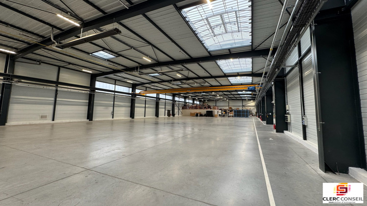 Ma-Cabane - Location Local commercial Saint-Étienne-du-Rouvray, 2254 m²