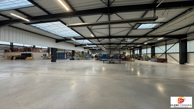 Ma-Cabane - Location Local commercial Saint-Étienne-du-Rouvray, 821 m²