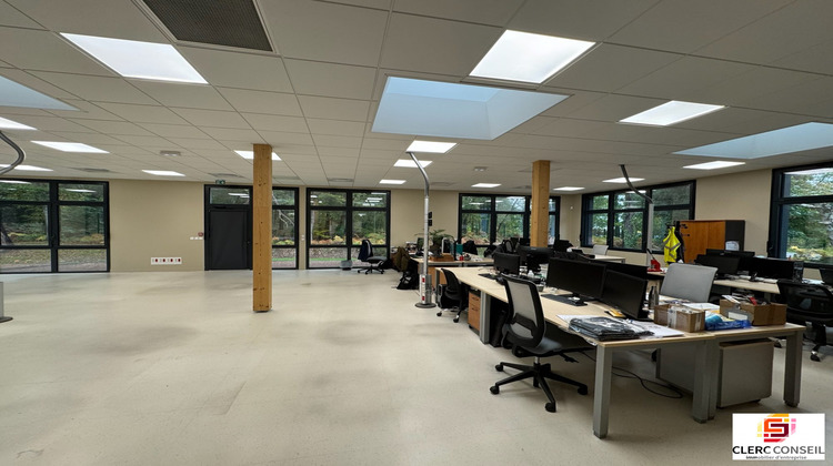 Ma-Cabane - Location Local commercial Saint-Étienne-du-Rouvray, 821 m²