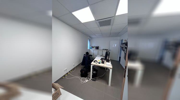 Ma-Cabane - Location Local commercial SAINT-AIGNAN-GRANDLIEU, 500 m²