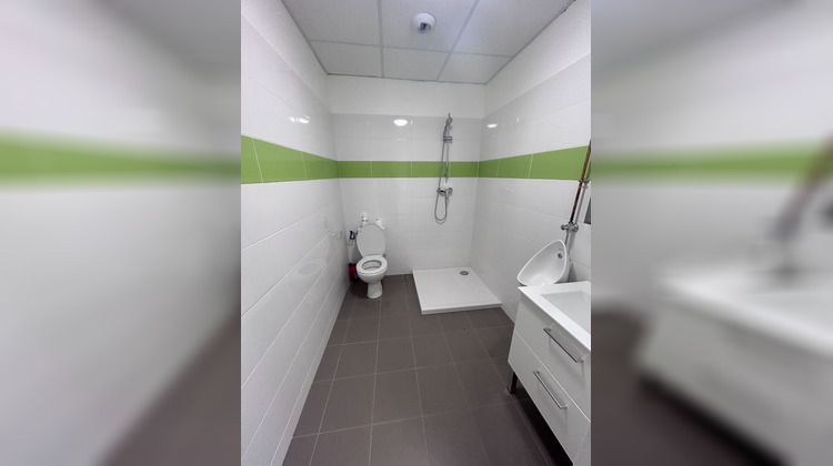 Ma-Cabane - Location Local commercial SAINT-AIGNAN-GRANDLIEU, 300 m²