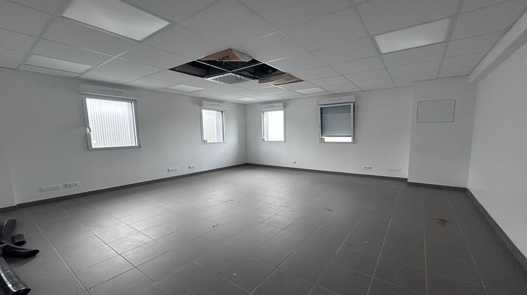 Ma-Cabane - Location Local commercial SAINT-AIGNAN-GRANDLIEU, 300 m²