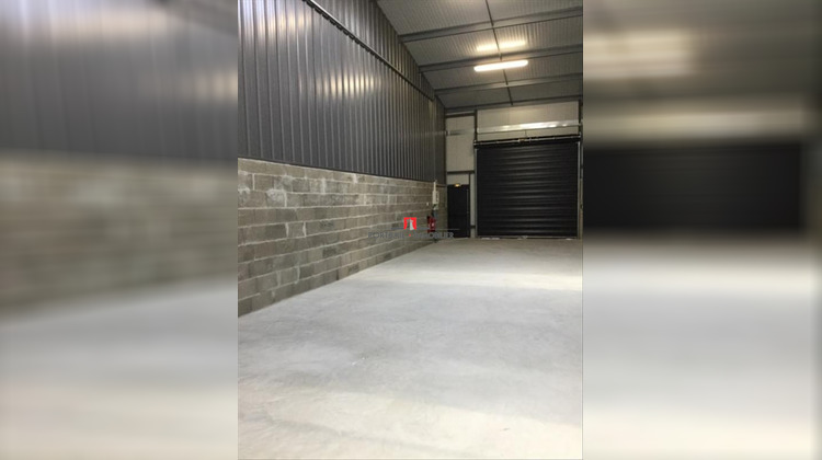 Ma-Cabane - Location Local commercial Saint-André-de-Cubzac, 156 m²