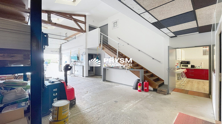 Ma-Cabane - Location Local commercial Saint-Aubin-d'Aubigné, 242 m²