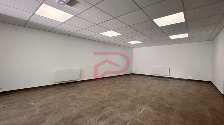 Ma-Cabane - Location Local commercial SAINT-AVOLD, 71 m²