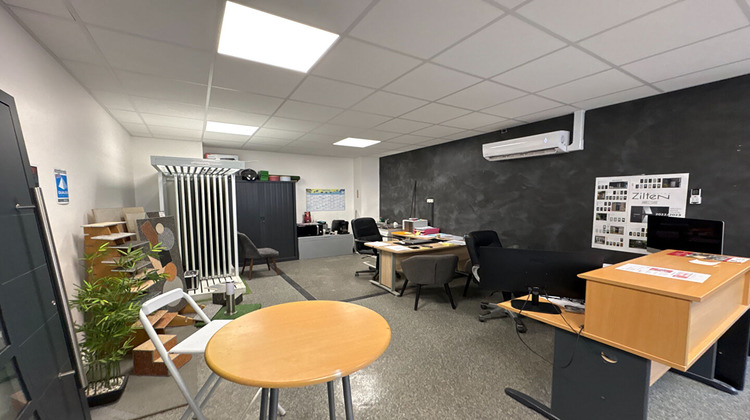 Ma-Cabane - Location Local commercial SAINT-AVOLD, 200 m²