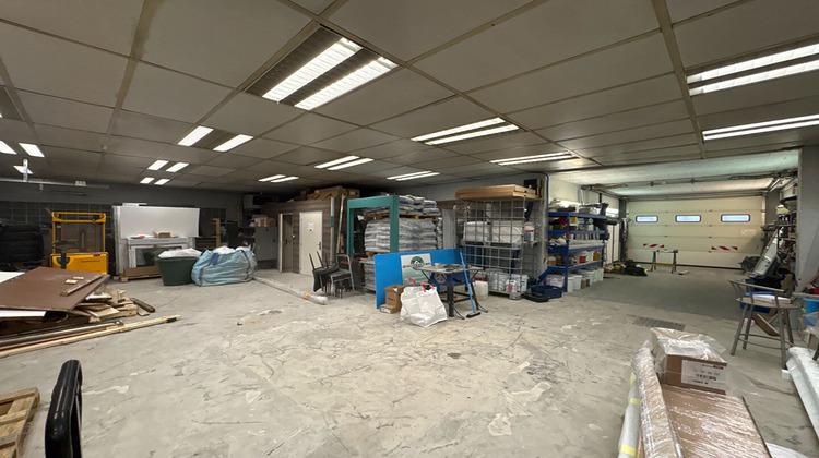 Ma-Cabane - Location Local commercial SAINT-AVOLD, 200 m²