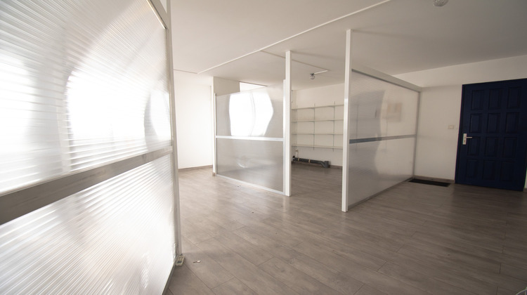 Ma-Cabane - Location Local commercial Saint-Benoît, 40 m²