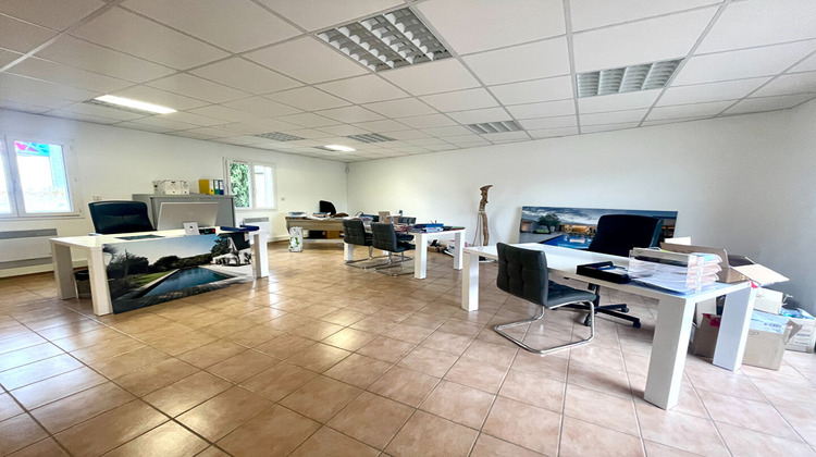 Ma-Cabane - Location Local commercial SAINT-CANNAT, 51 m²