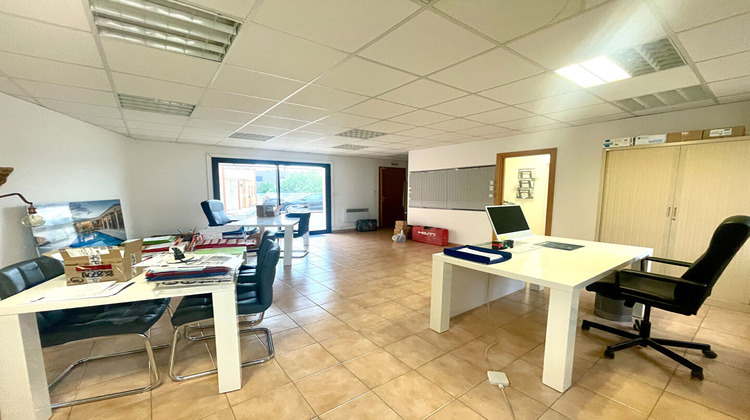 Ma-Cabane - Location Local commercial SAINT-CANNAT, 51 m²