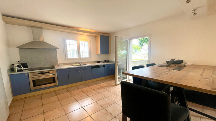 Ma-Cabane - Location Local commercial SAINT-CANNAT, 95 m²